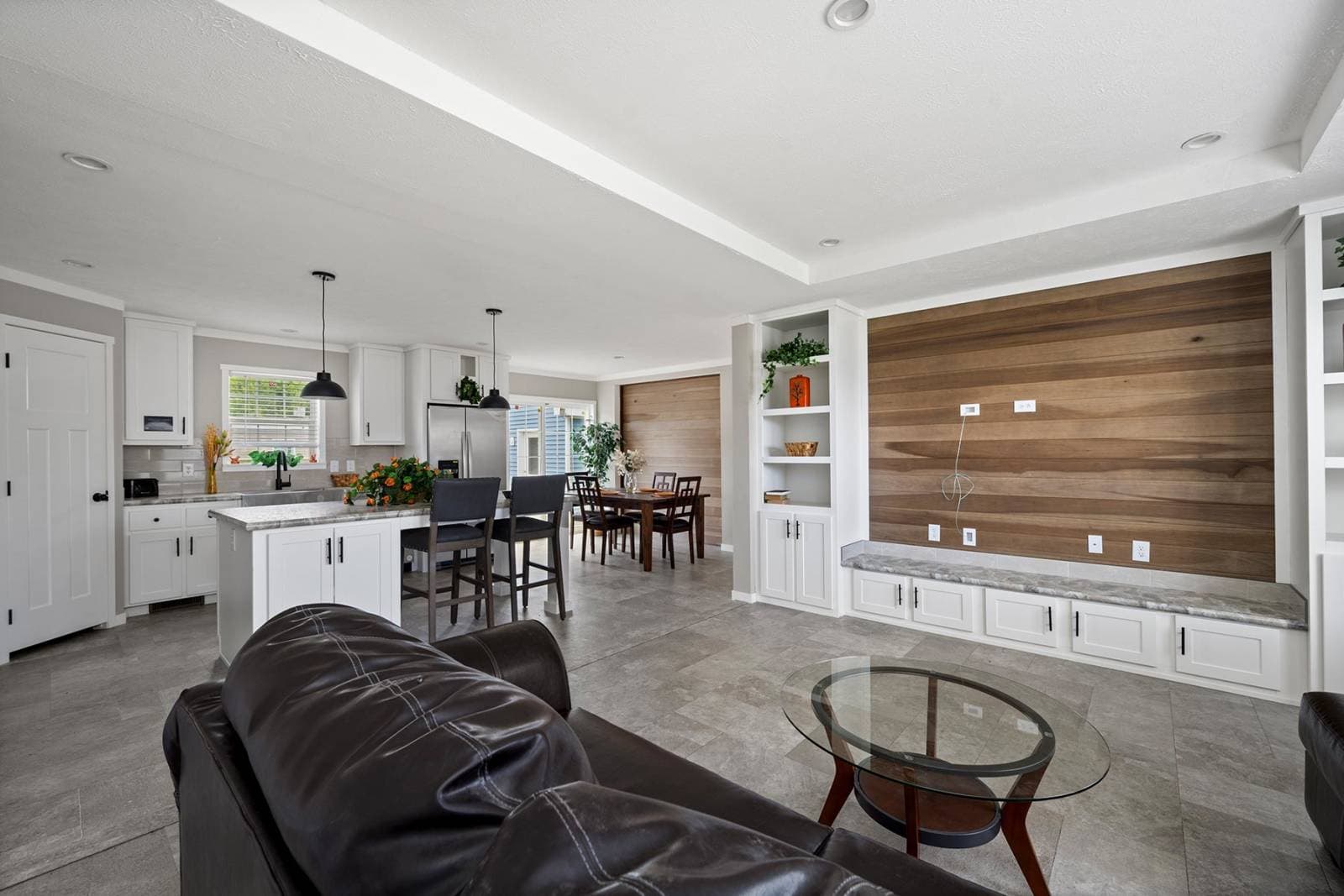 Elevate 52 interior home features