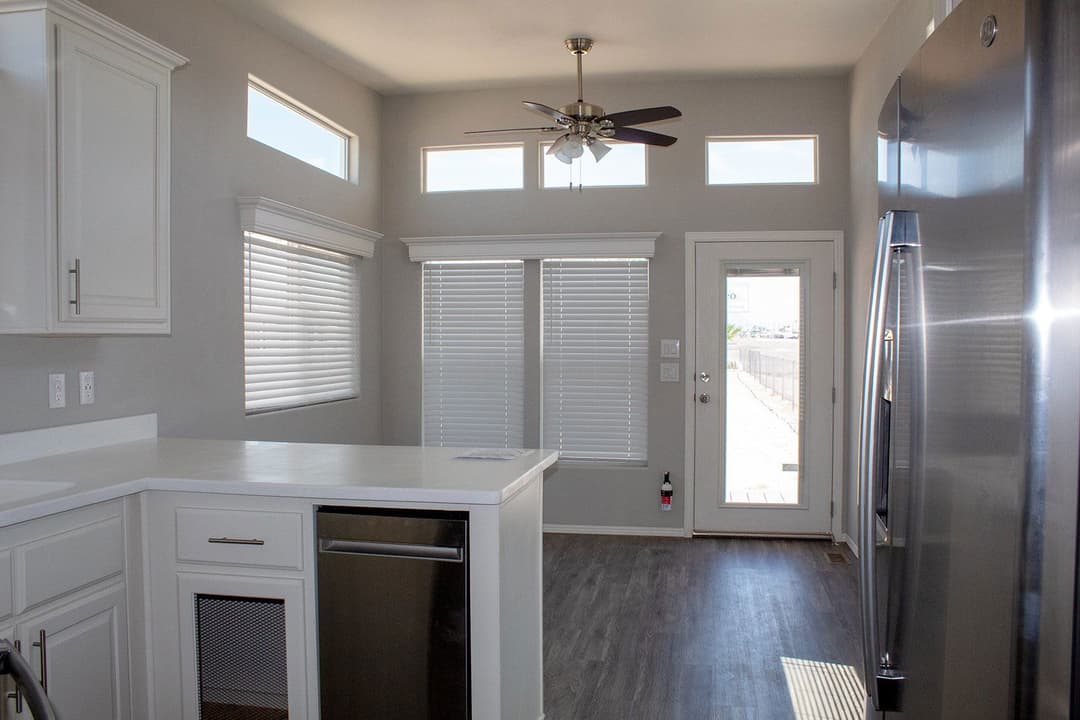 Wedge wg1134b-21 interior home features