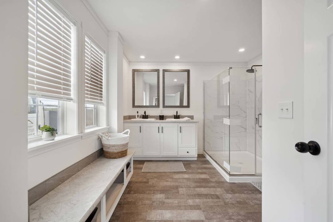 East point - pursuit bathroom home features