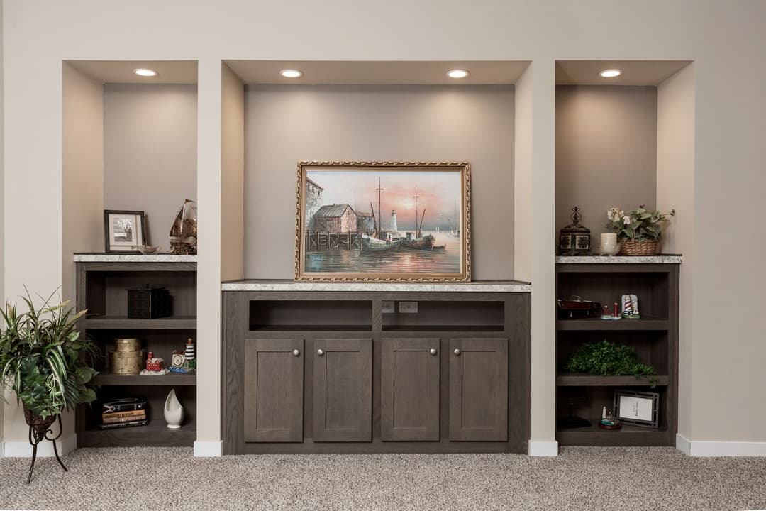 Center st interior home features