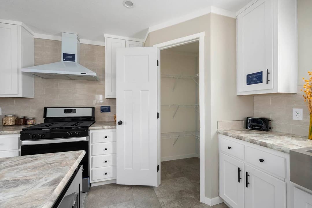 Elevate 52 kitchen home features