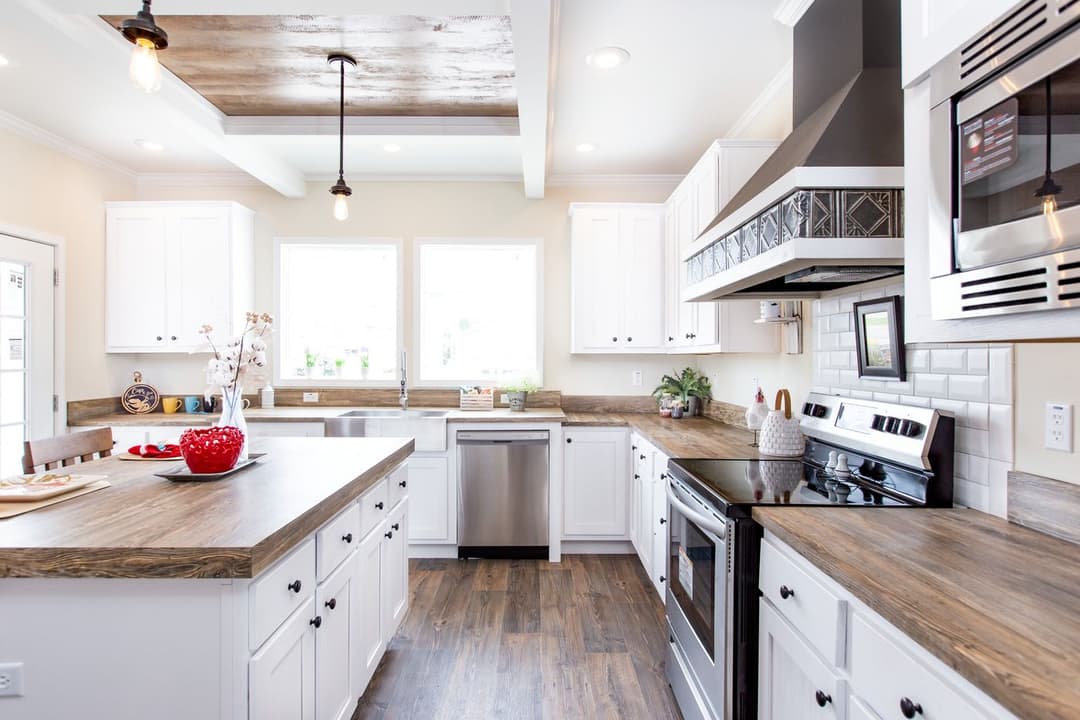 Southern charm 4br kitchen home features