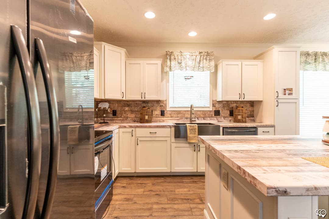 Aimon b 4br kitchen home features