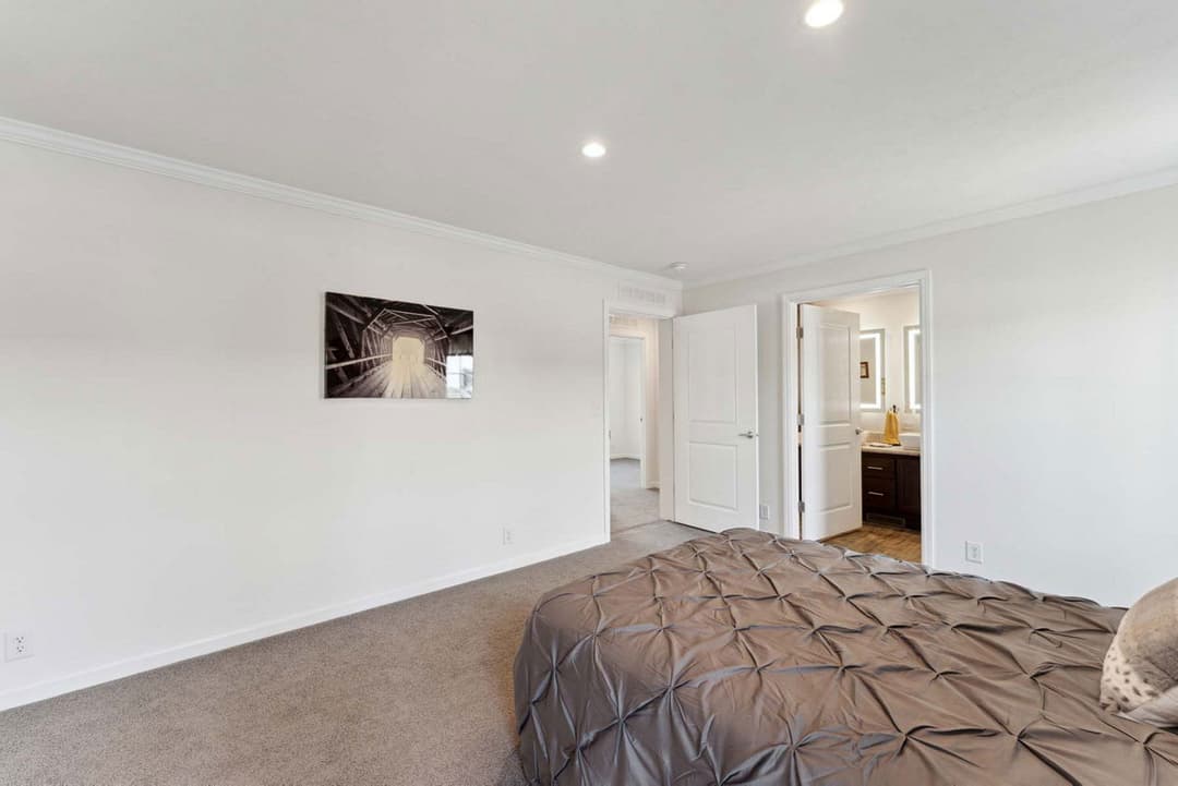 Spectra cs7301 bedroom home features