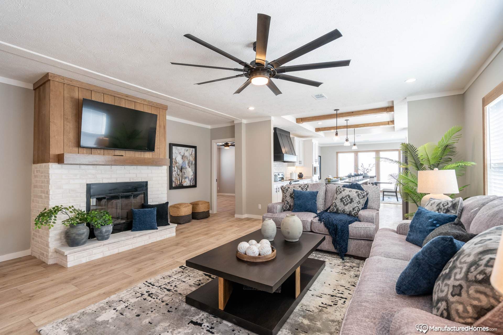 The shades creek interior home features