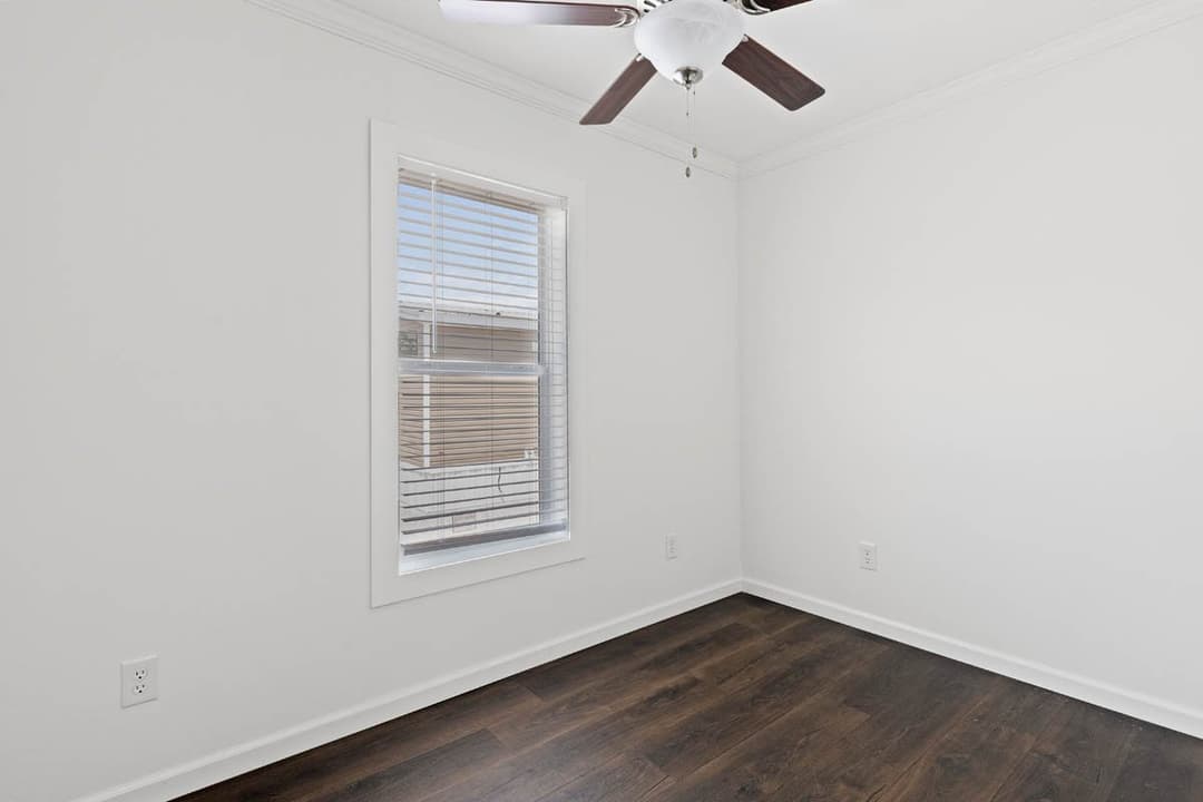 Venice bedroom home features
