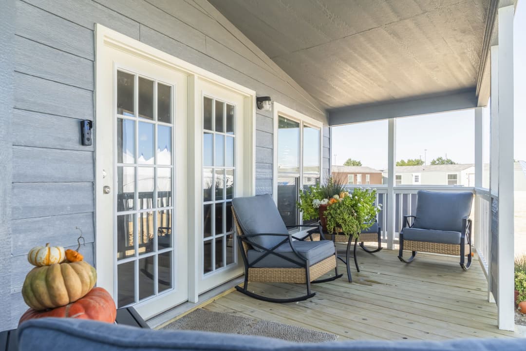 Doublewide c-32×64-32ap exterior home features