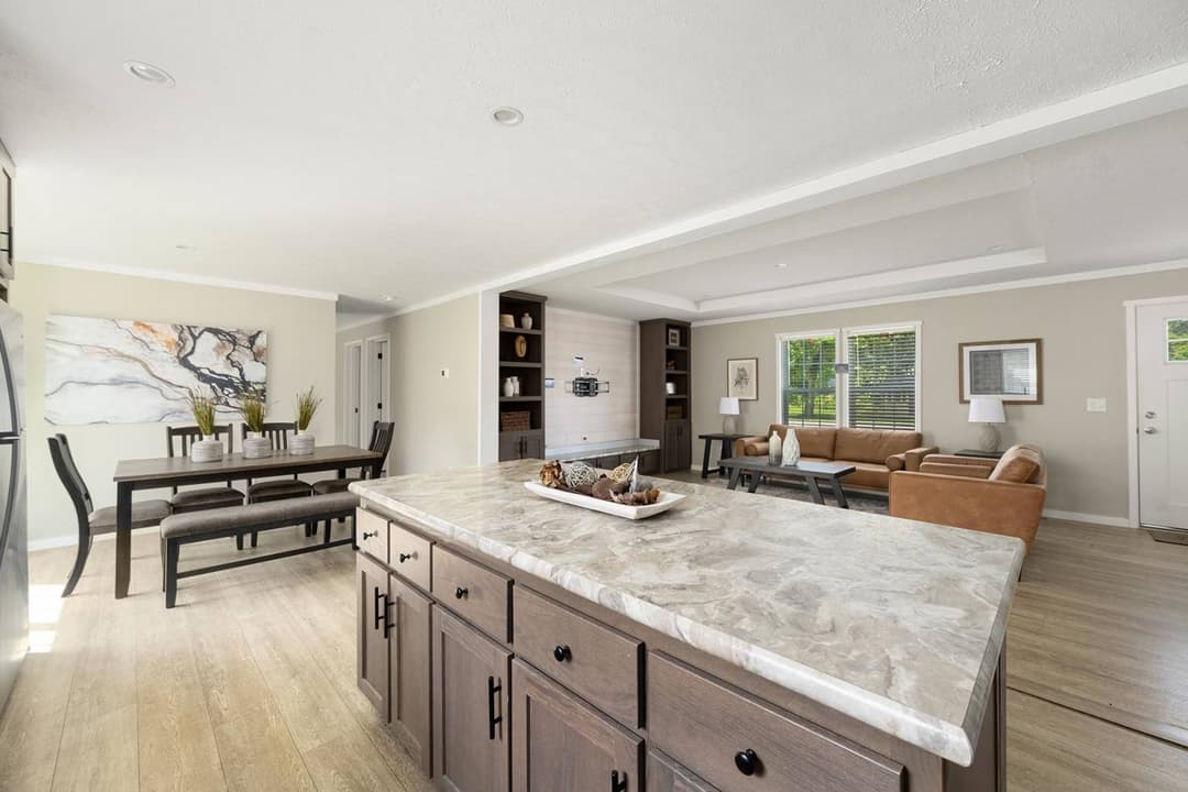 East point - pursuit kitchen home features