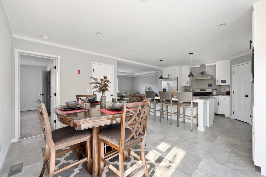 East point - attain kitchen home features