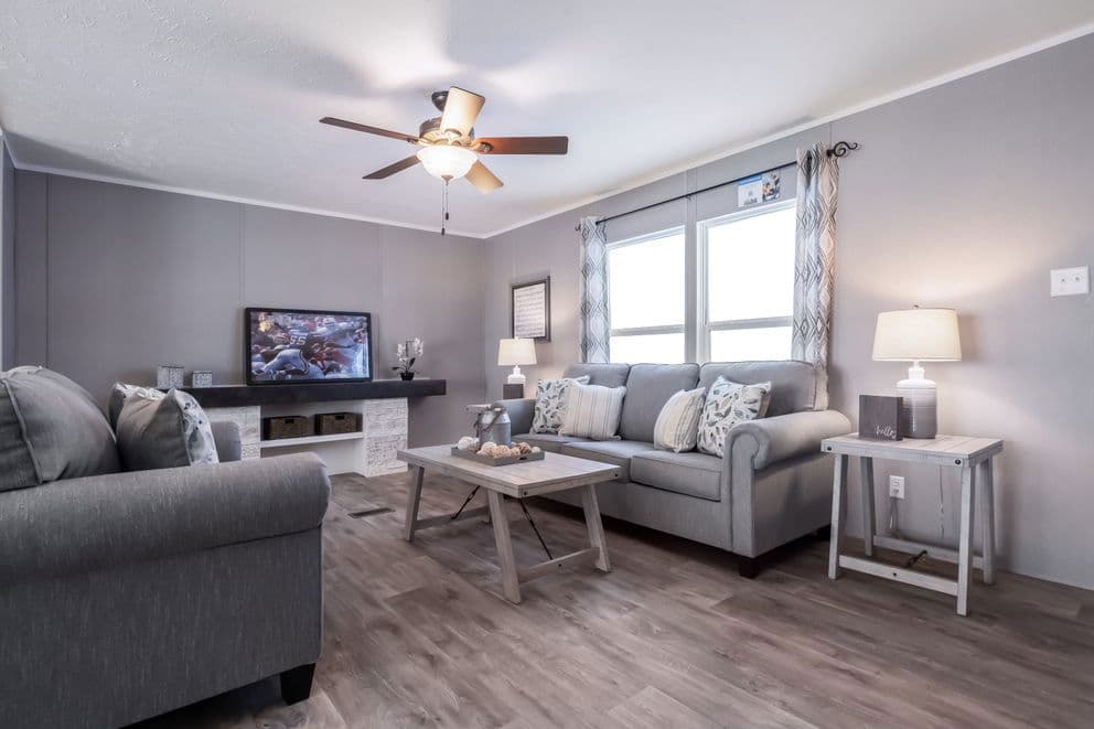 Tradition 52b interior home features