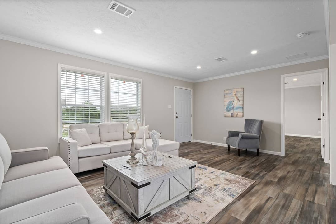 St. charles interior home features