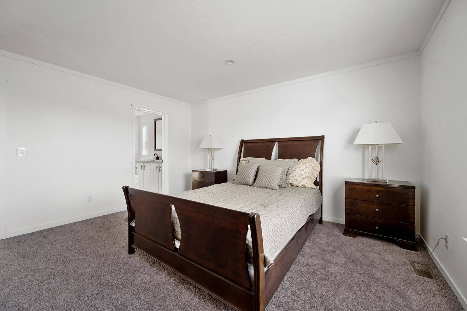 East point - attain bedroom home features