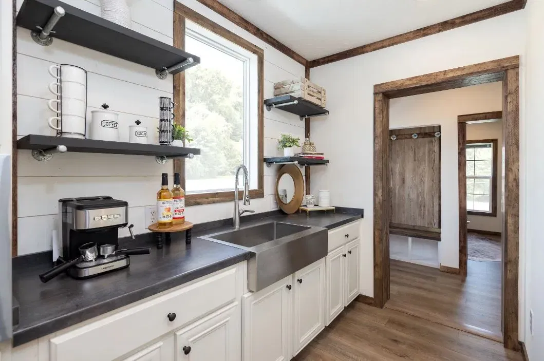 Arabella kitchen home features