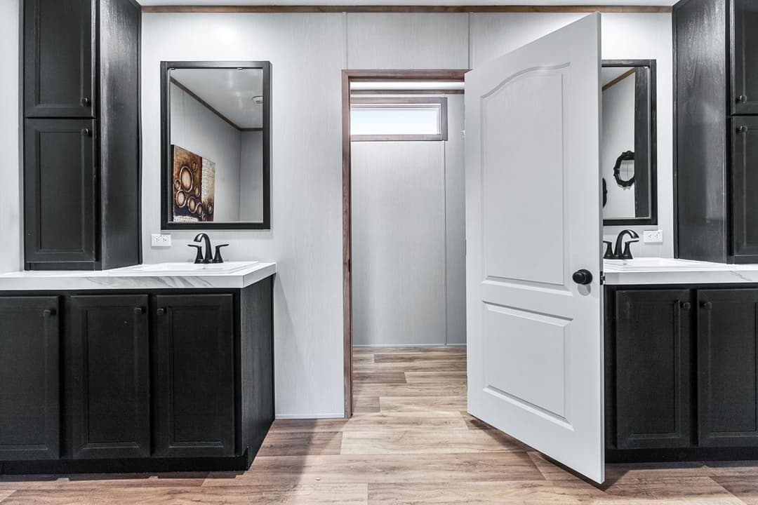 Anatolia bathroom home features
