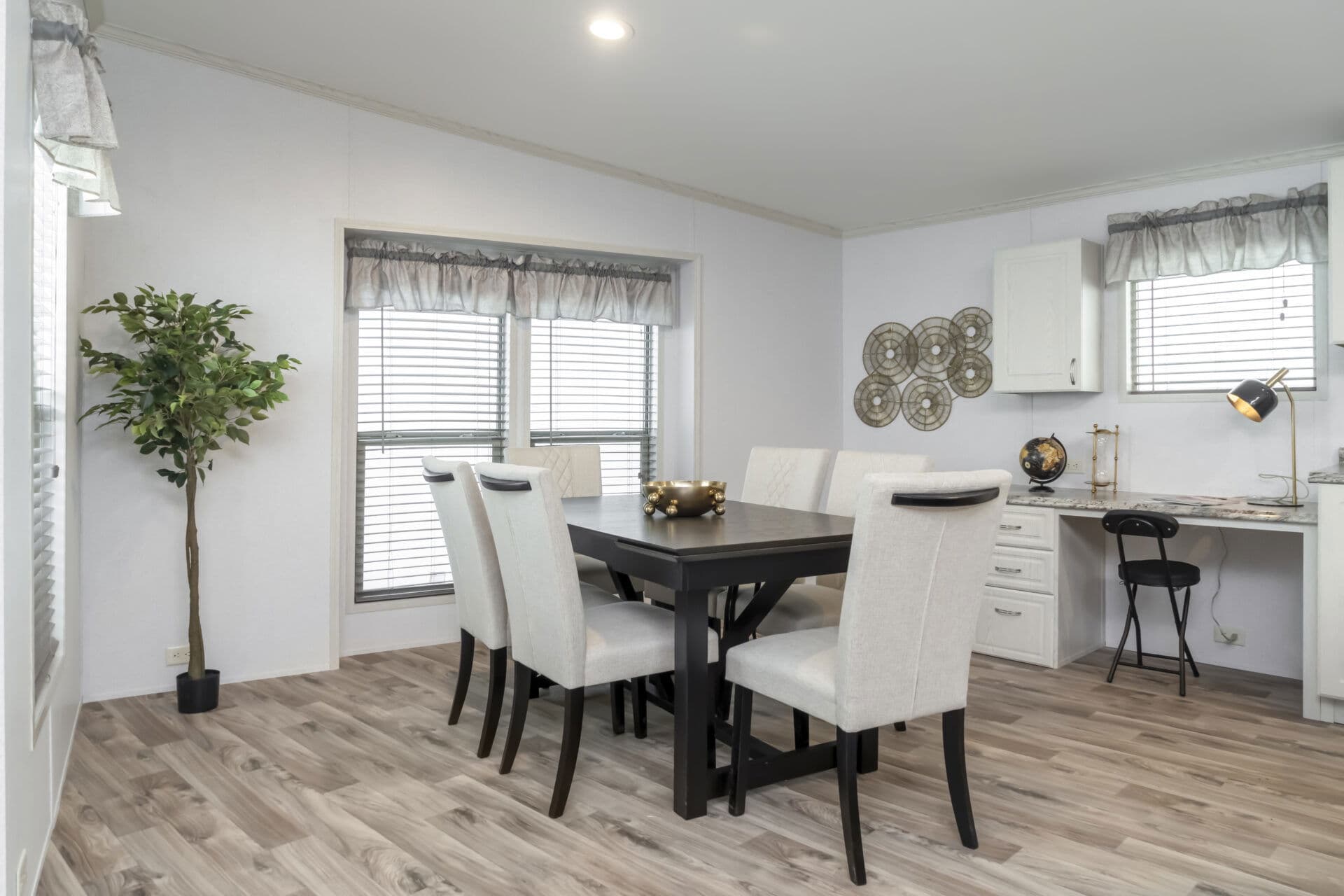 Doublewide c-32×64-32ap interior home features