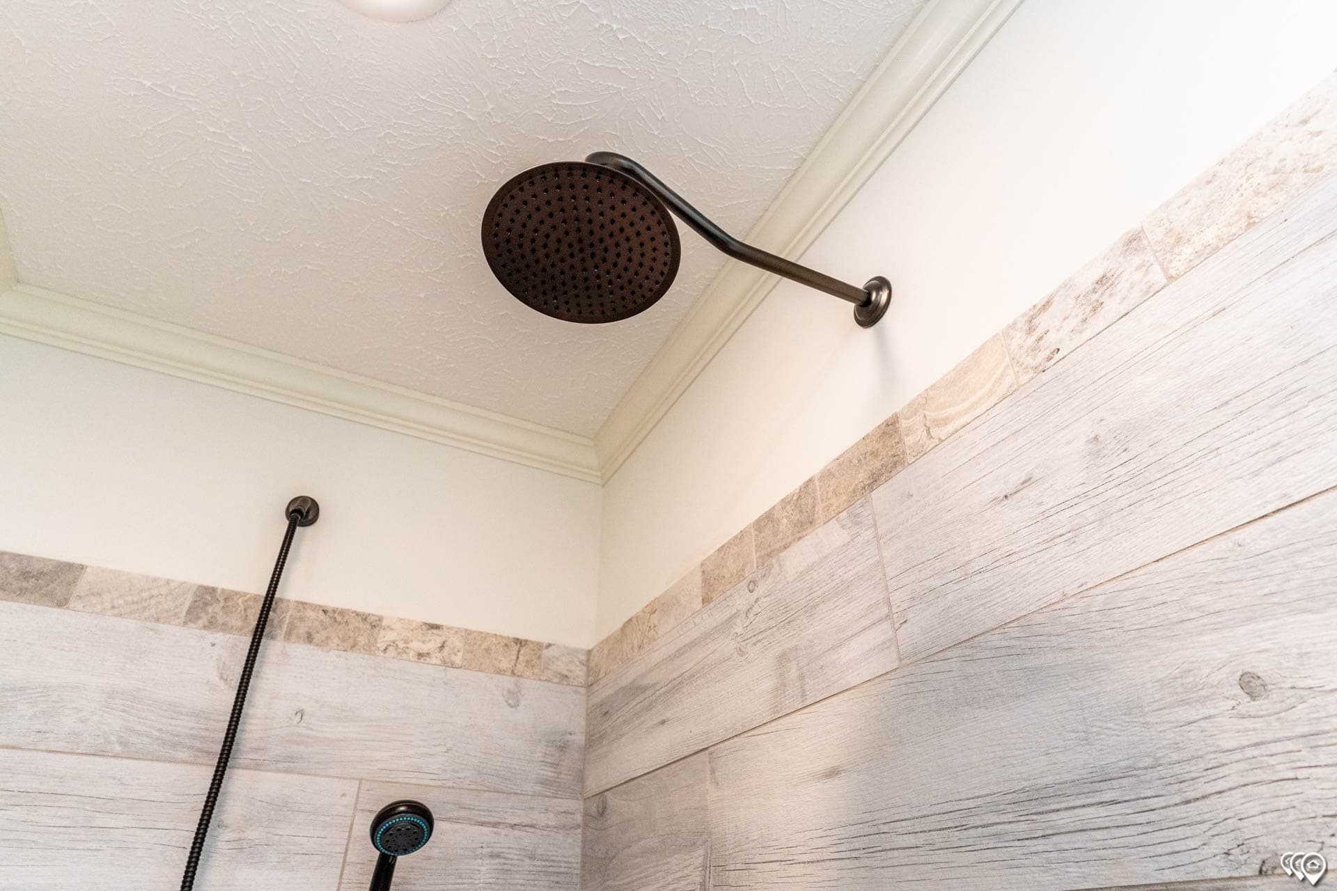 Aimon b 4br bathroom home features