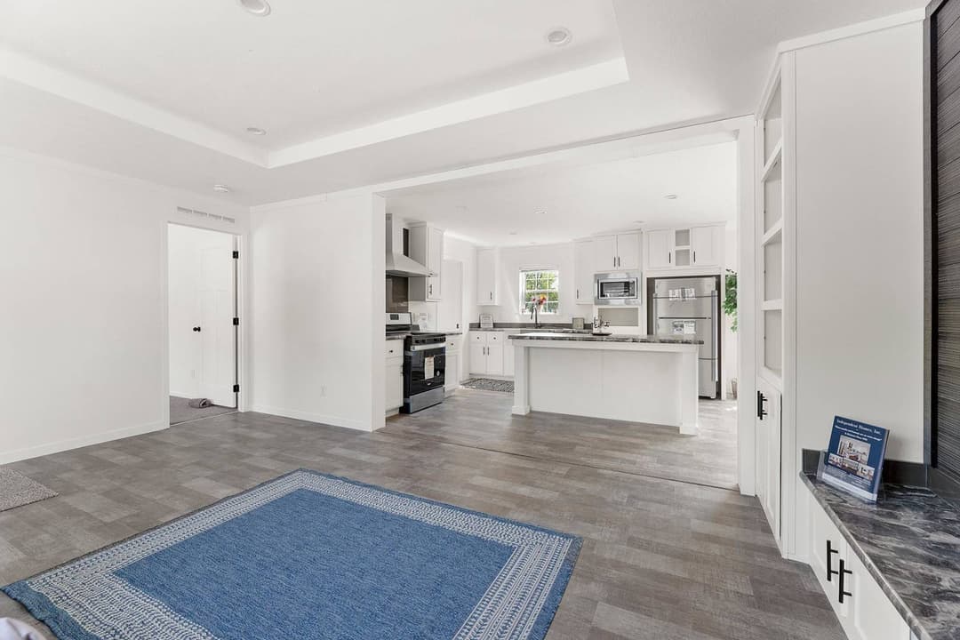 Insight interior home features