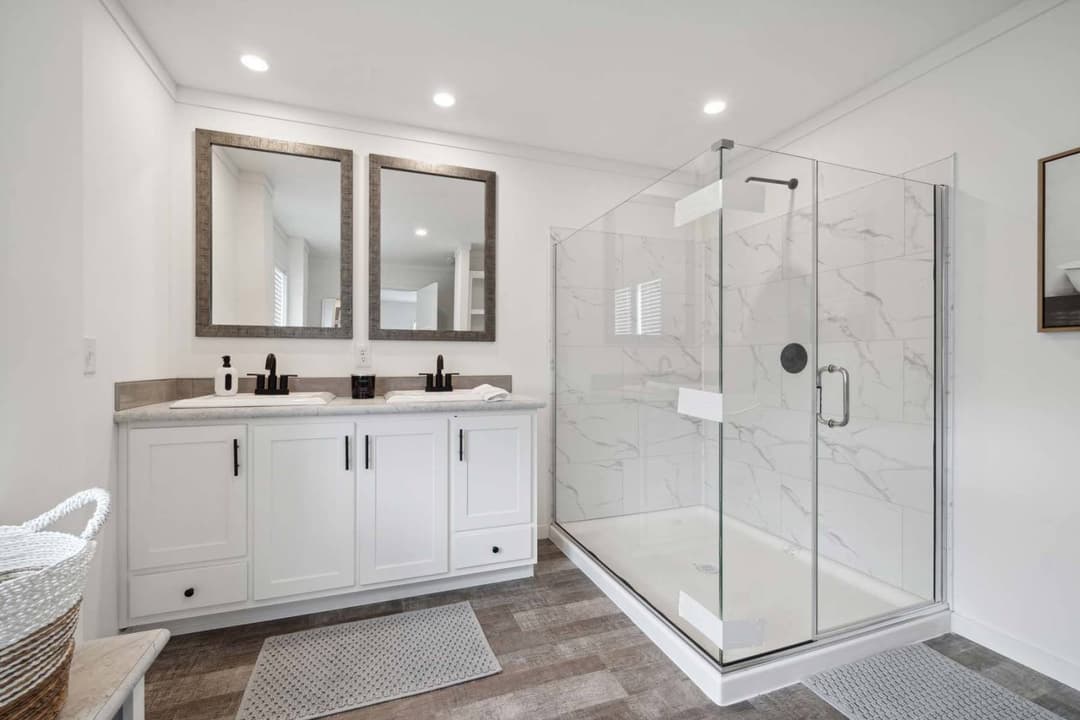 East point - pursuit bathroom home features