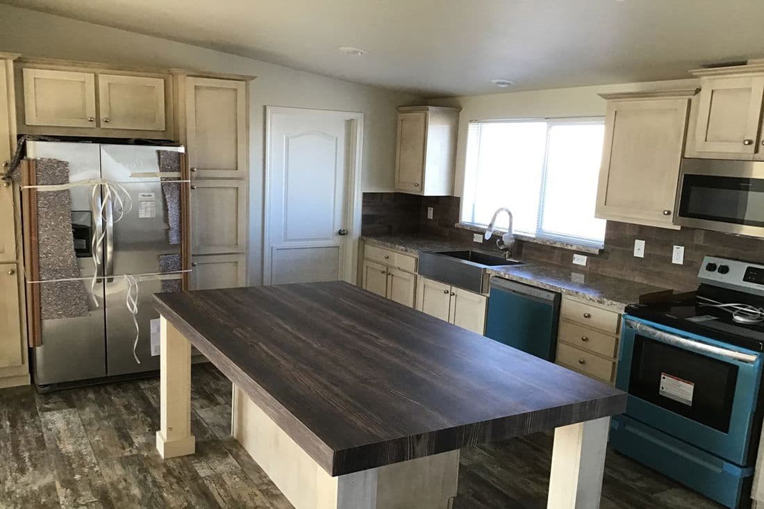 Columbia river multi-section 2022 kitchen home features