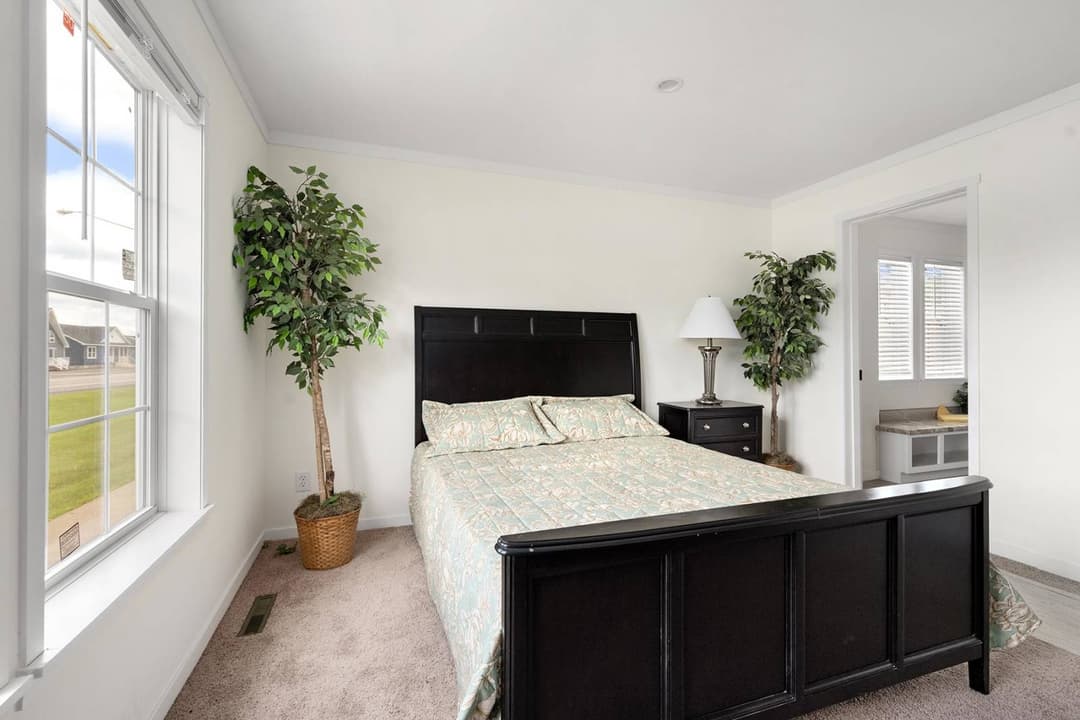 Elevate 52 bedroom home features