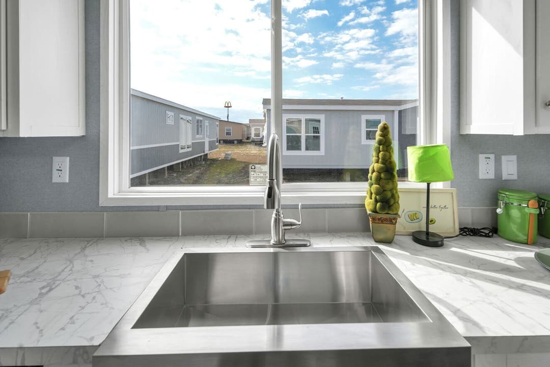 Valu maxx premier 32643e interior and kitchen home features