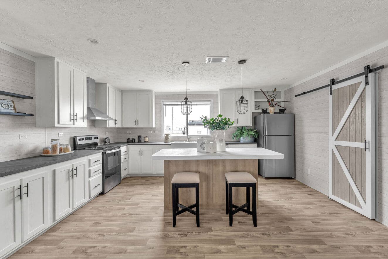 Palm harbor elite 28523f kitchen home features