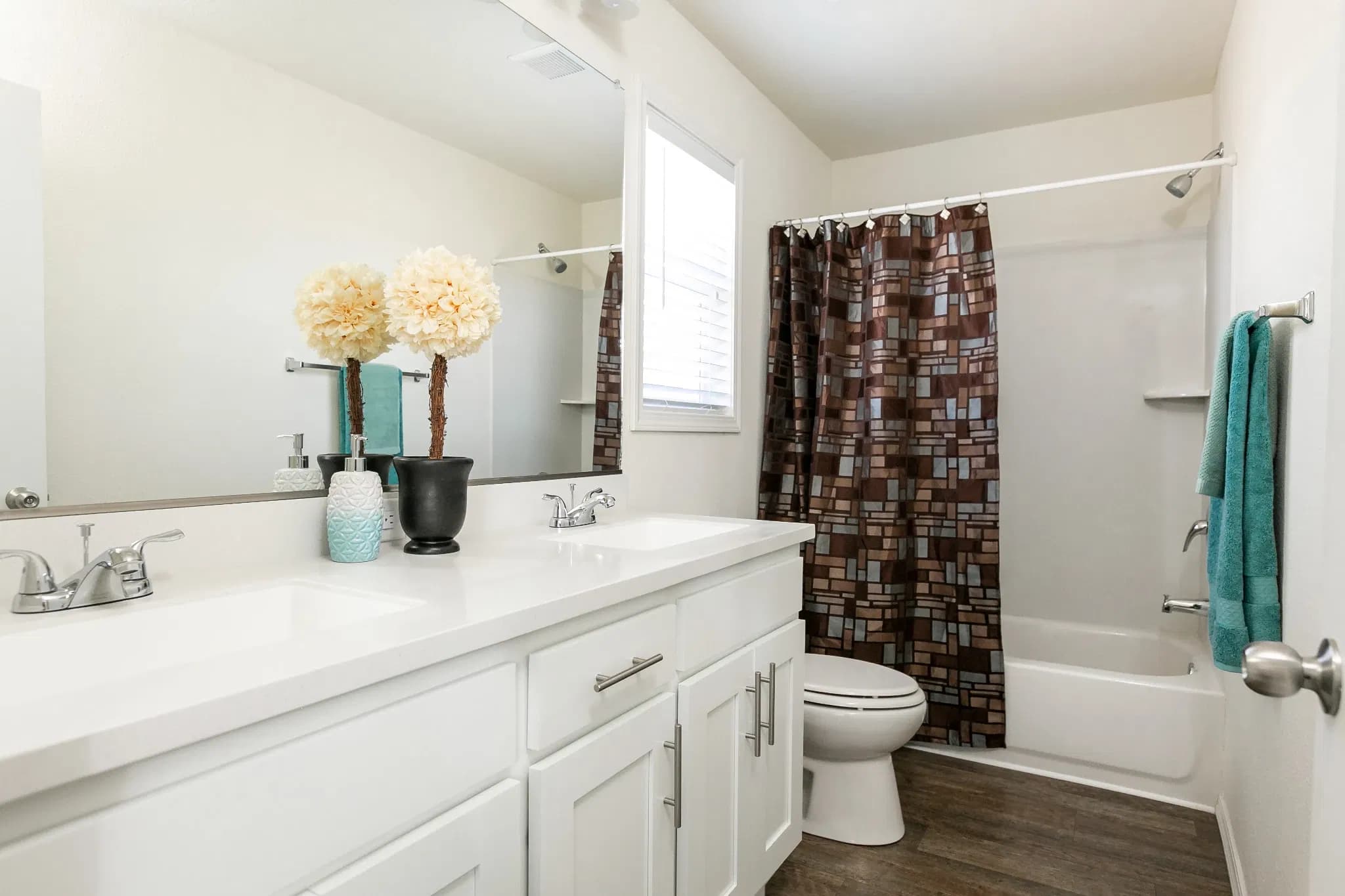 Fairpoint bathroom home features