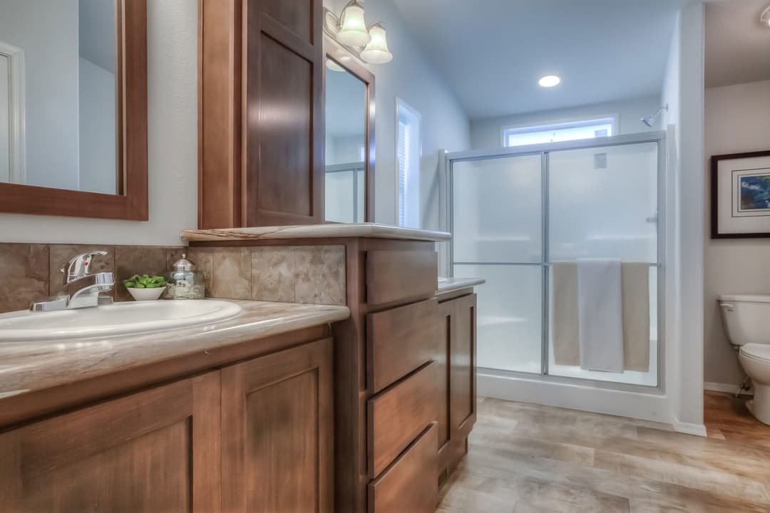 Westridge 1222ct bathroom home features