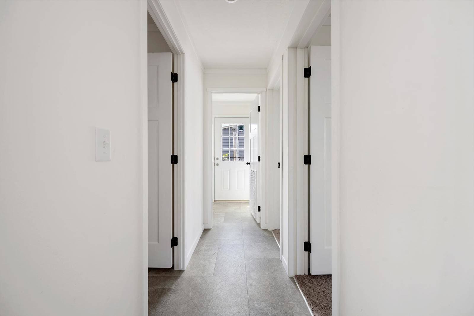 Elevate 52 interior home features