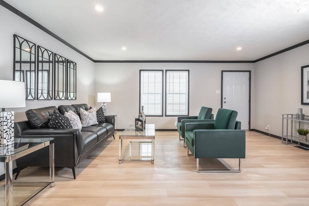 Cascade interior home features