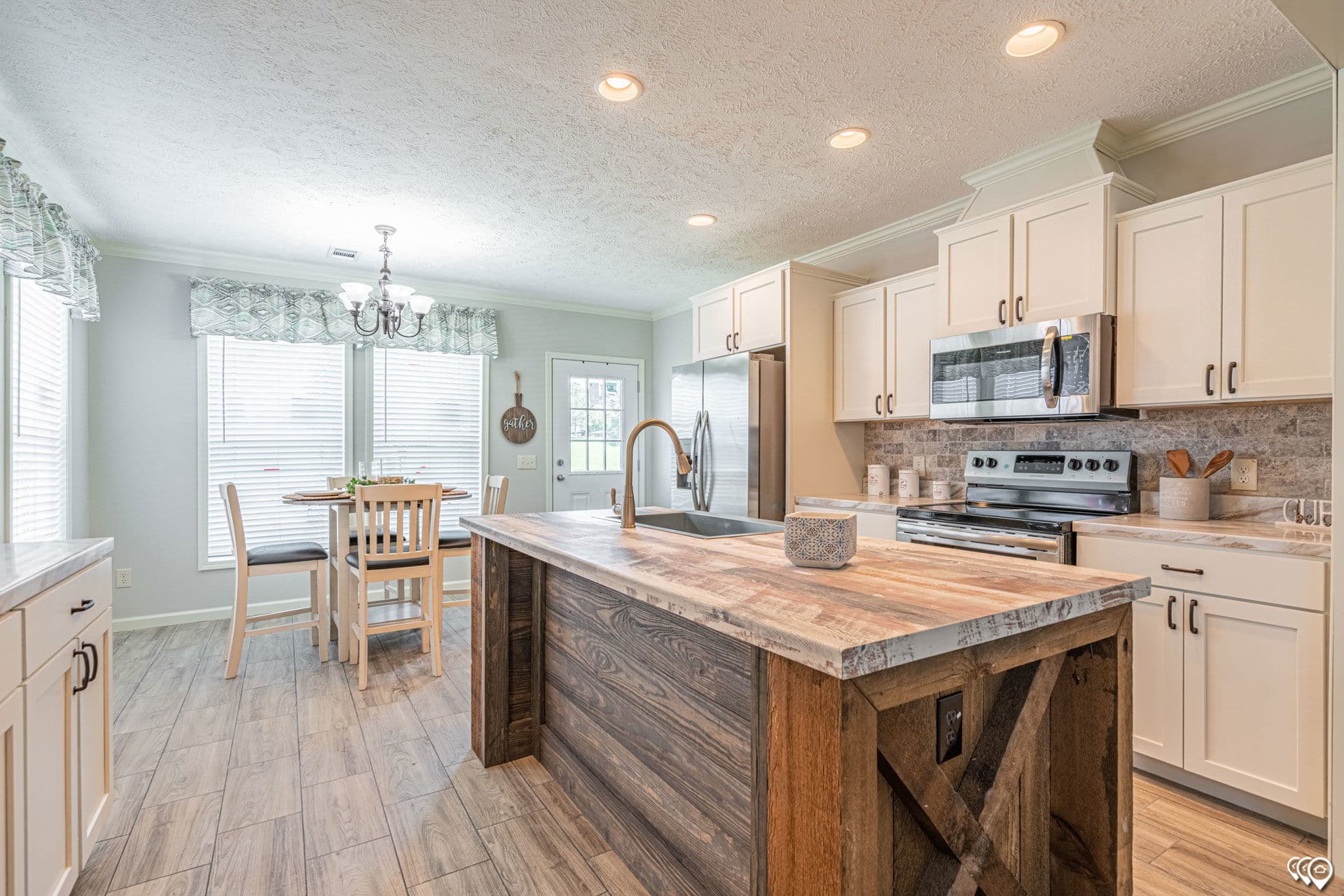 The haven kitchen home features