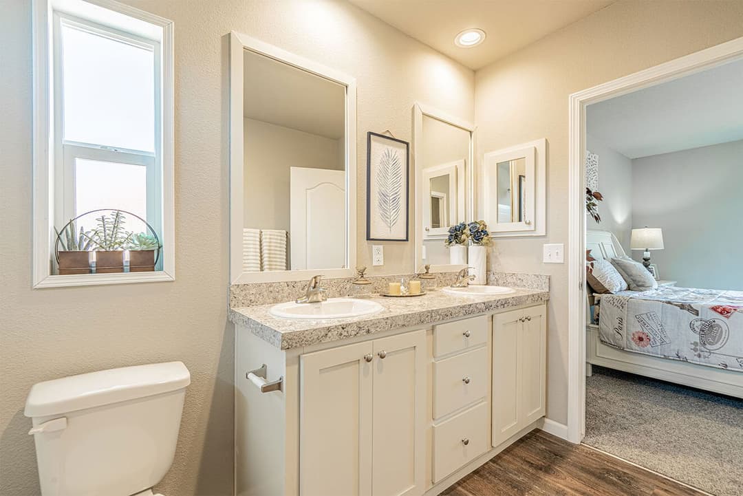 Evergreen 28603e bathroom home features