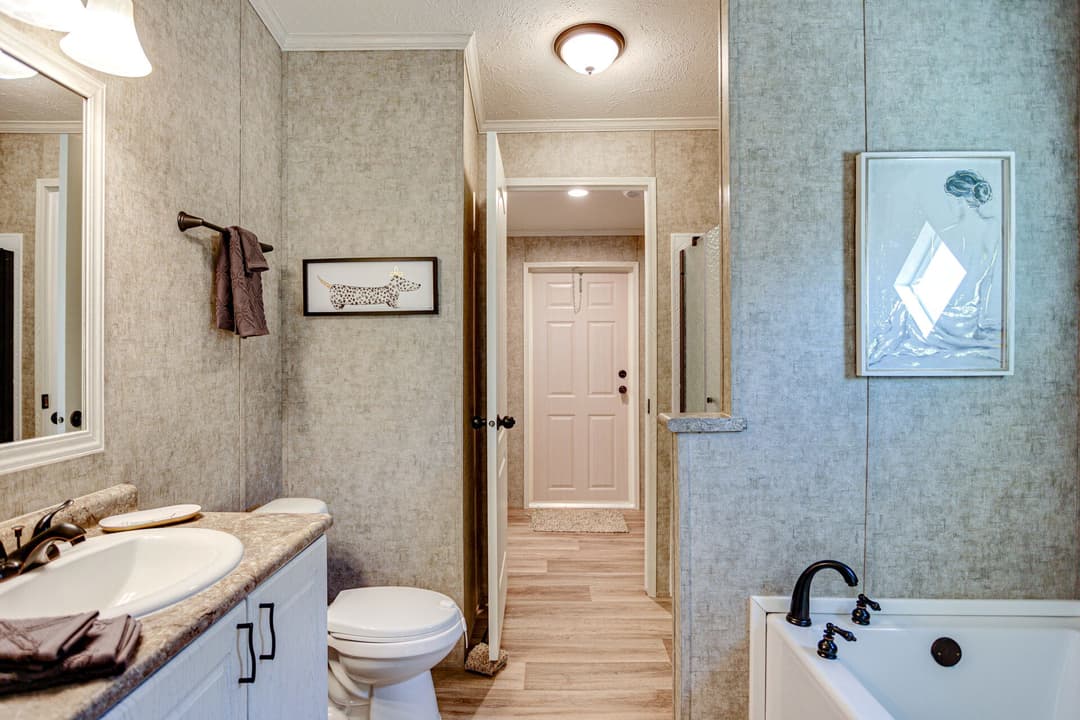 Doublewide h-32×48-32a bathroom home features