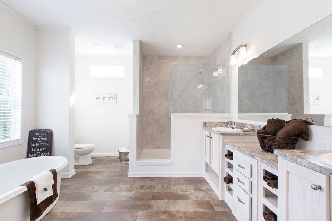 1558 jamestown bathroom home features