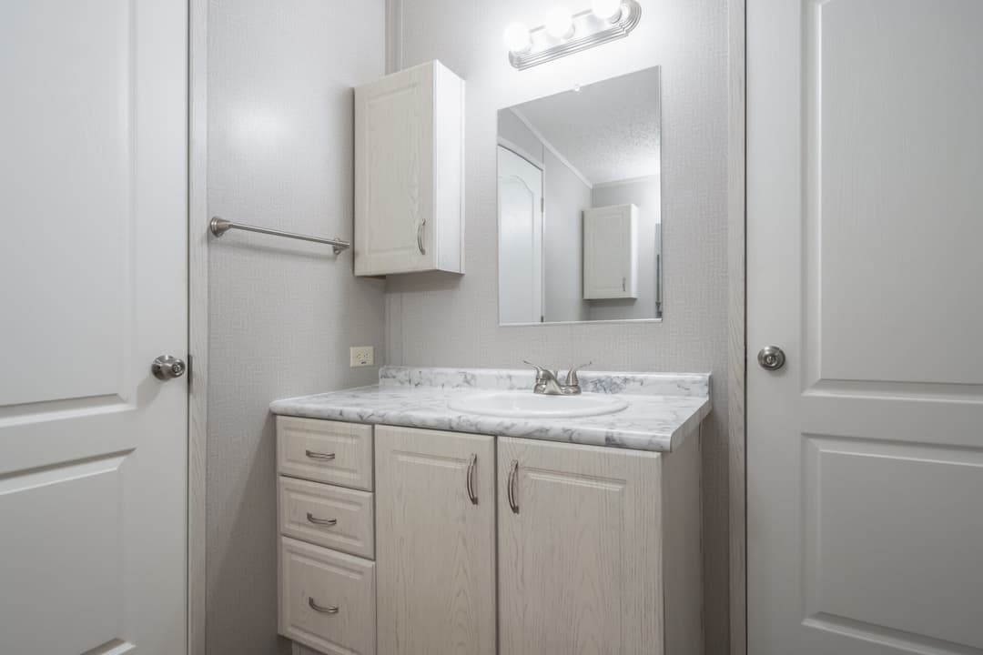 Doublewide s-24×48-21.5a bathroom home features