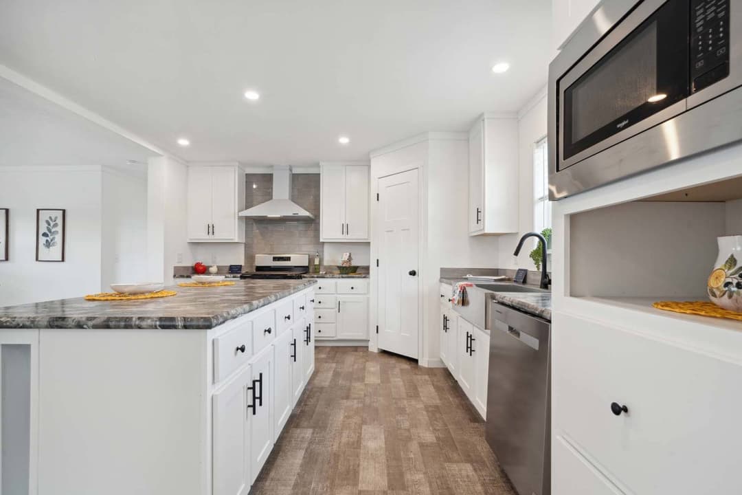 East point - pursuit kitchen home features