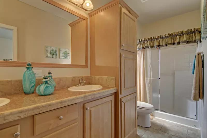 Dawson bathroom home features