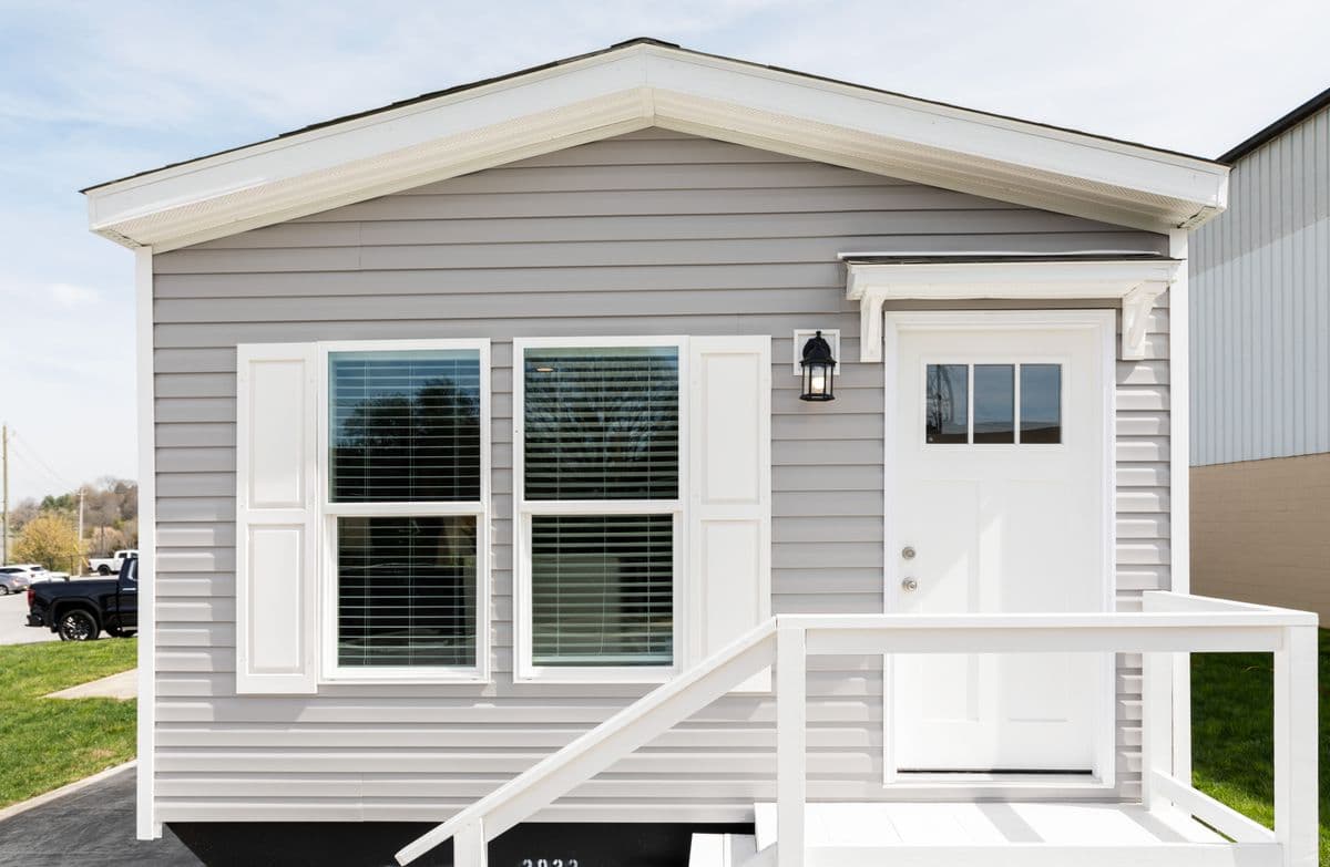 Blazer 76 f exterior and hero home features