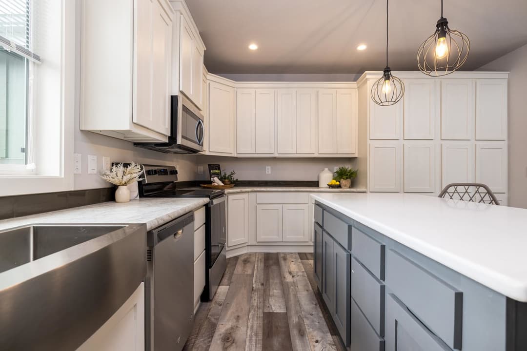 Westridge 1203ct kitchen and interior home features