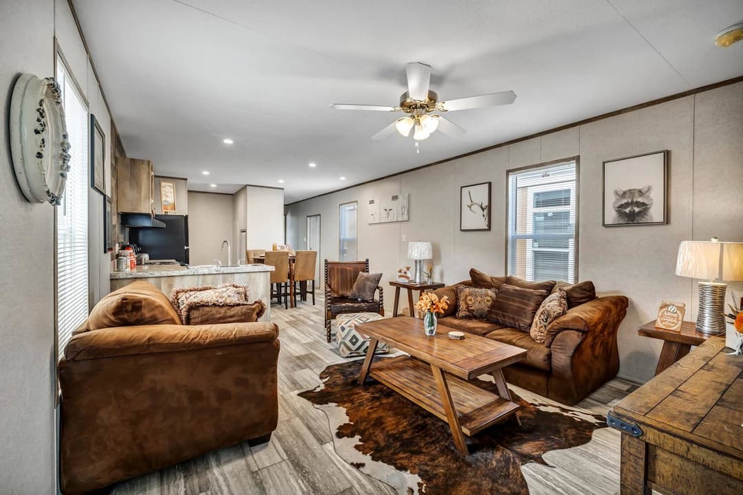 Rm1456 interior home features