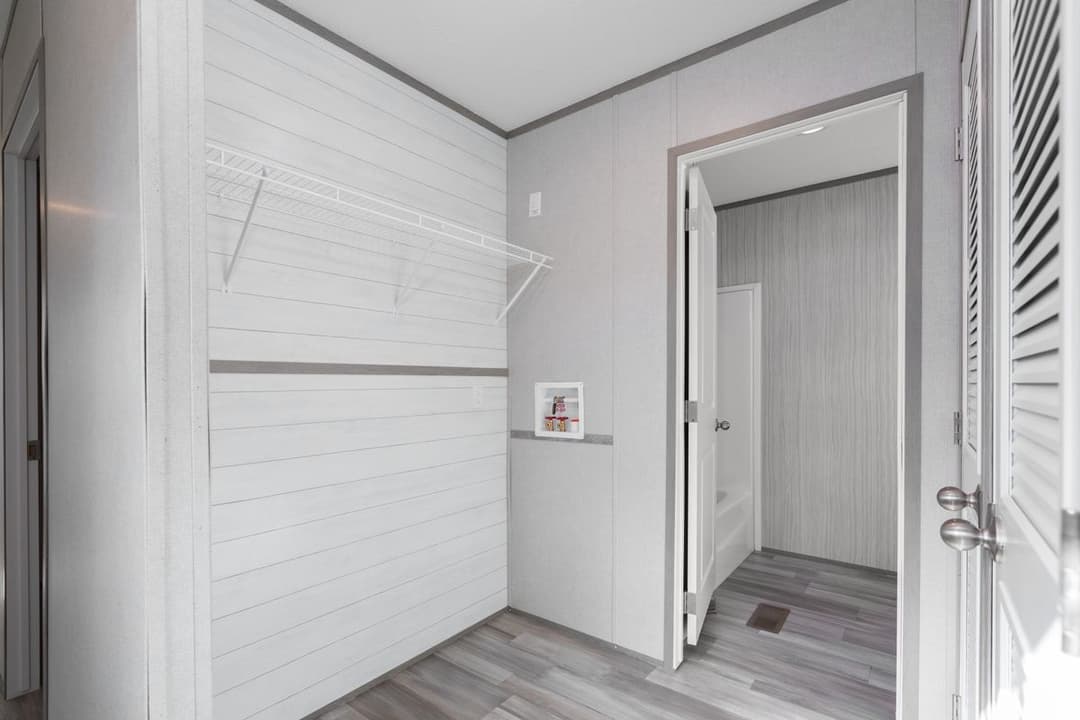 The social 76 interior home features