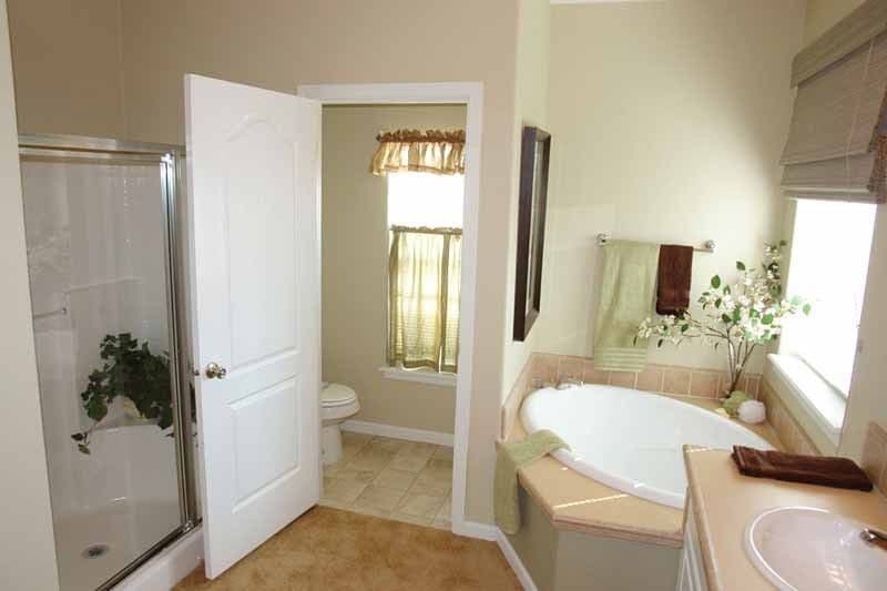 Karsten rc36 bathroom home features