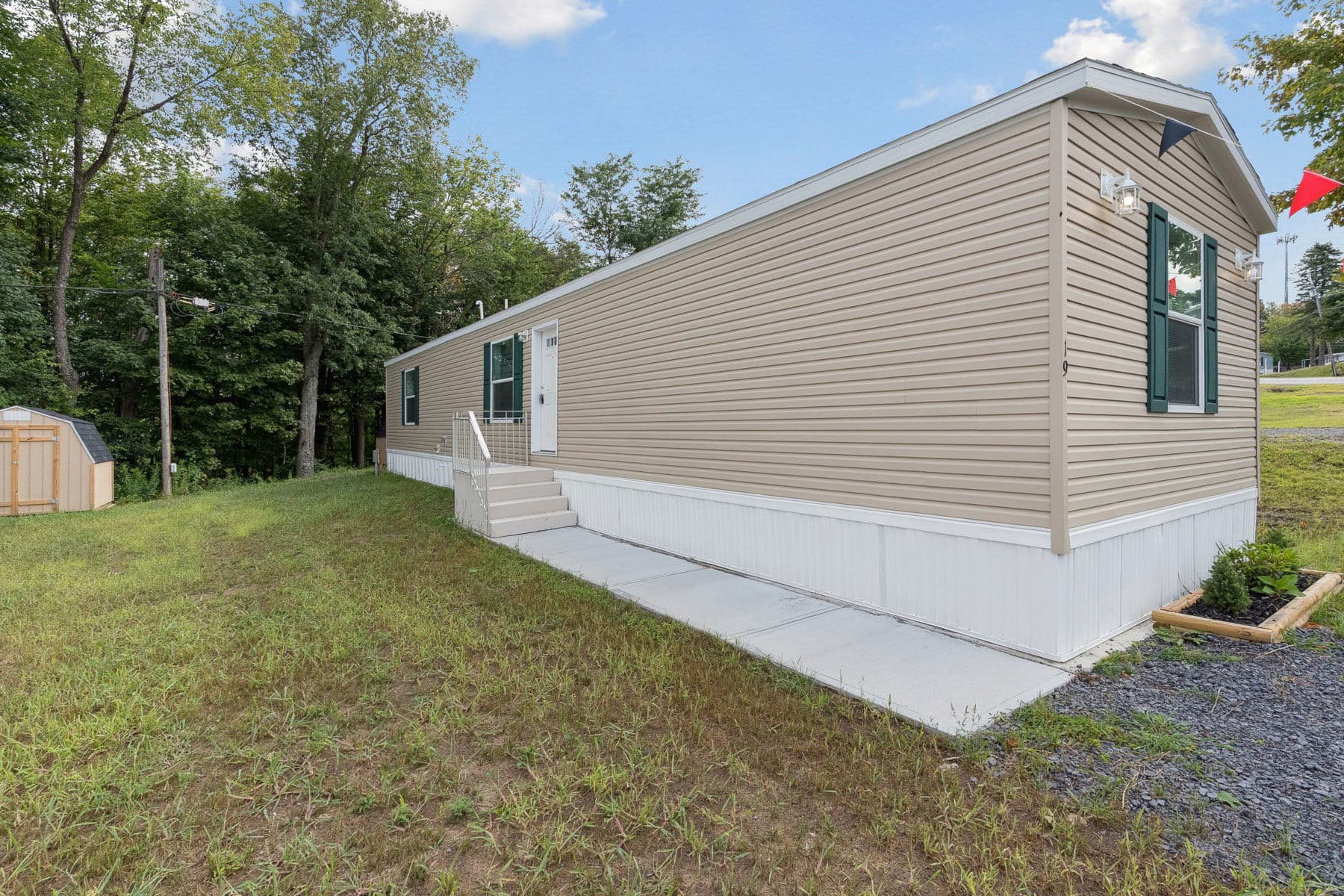 Achiever 6902 elevation home features