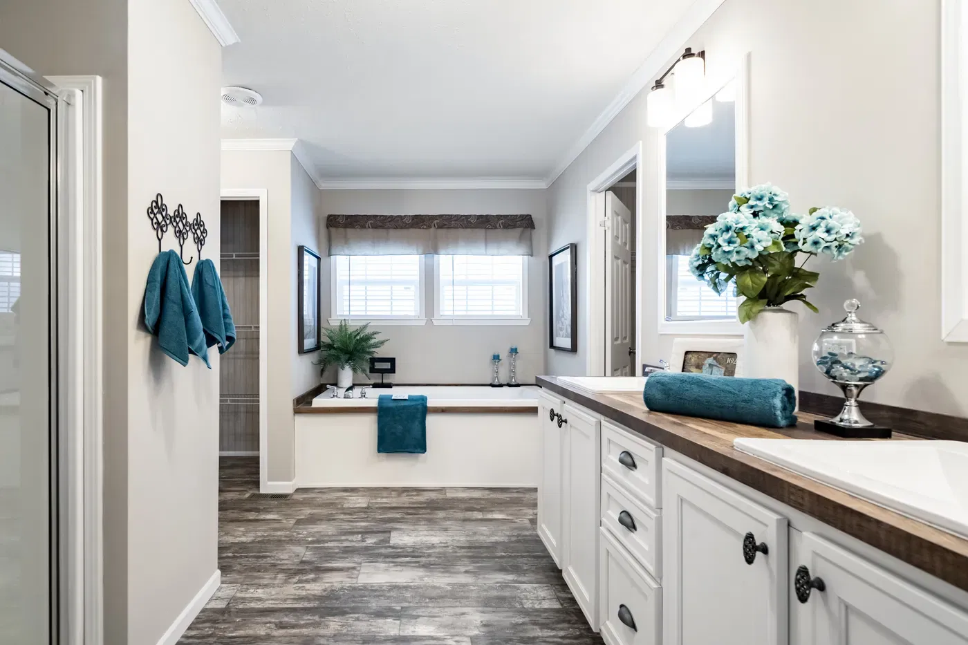 The roddy bathroom home features