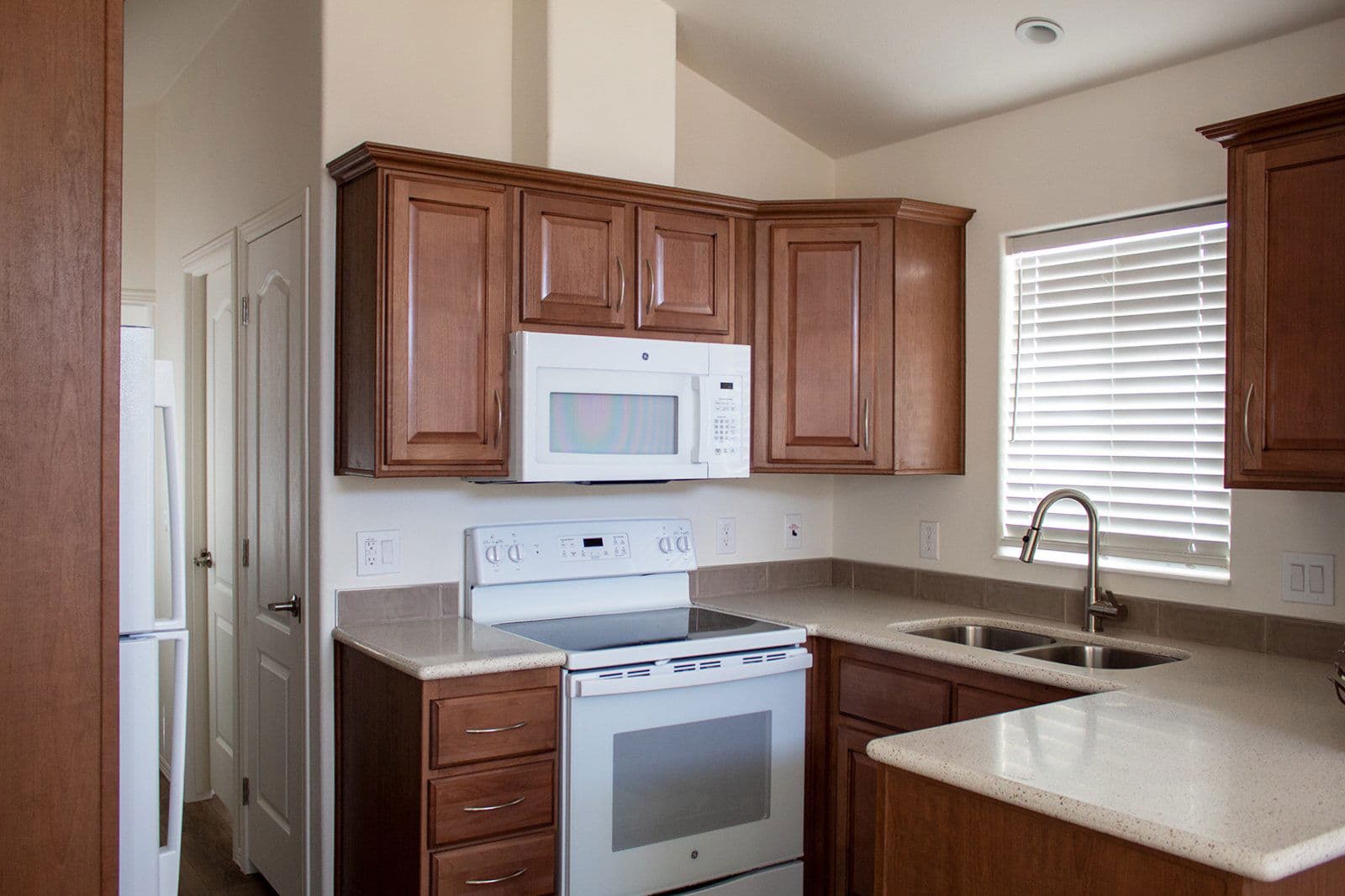 Sedona sn11351g kitchen home features