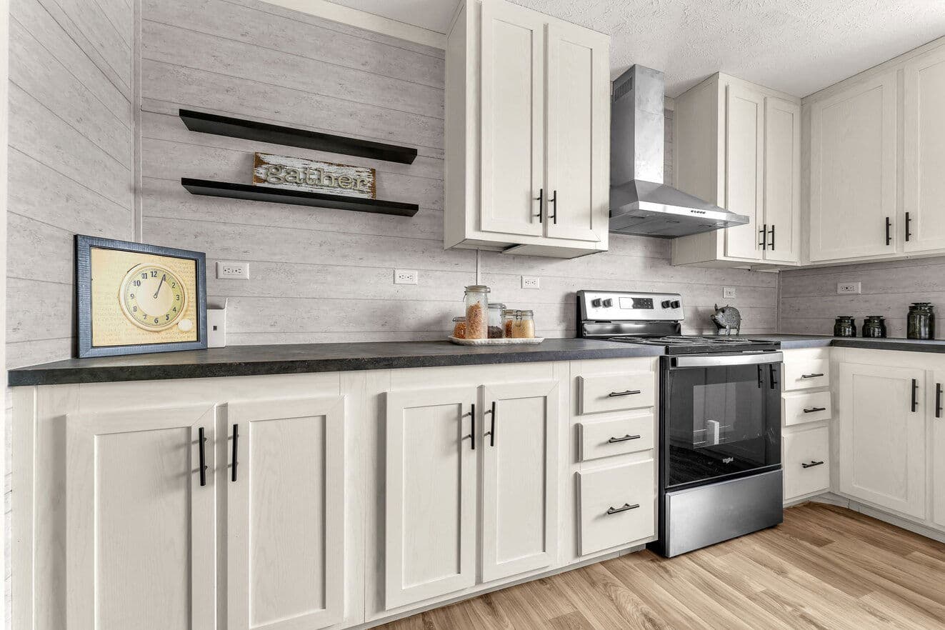 Palm harbor elite 28523f kitchen home features