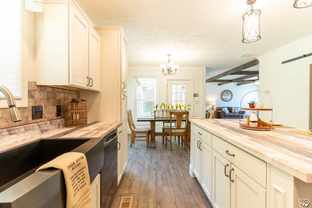 Aimon b 4br kitchen home features