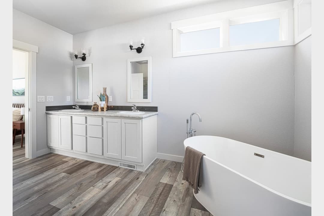 Westridge 1203ct bathroom and interior home features