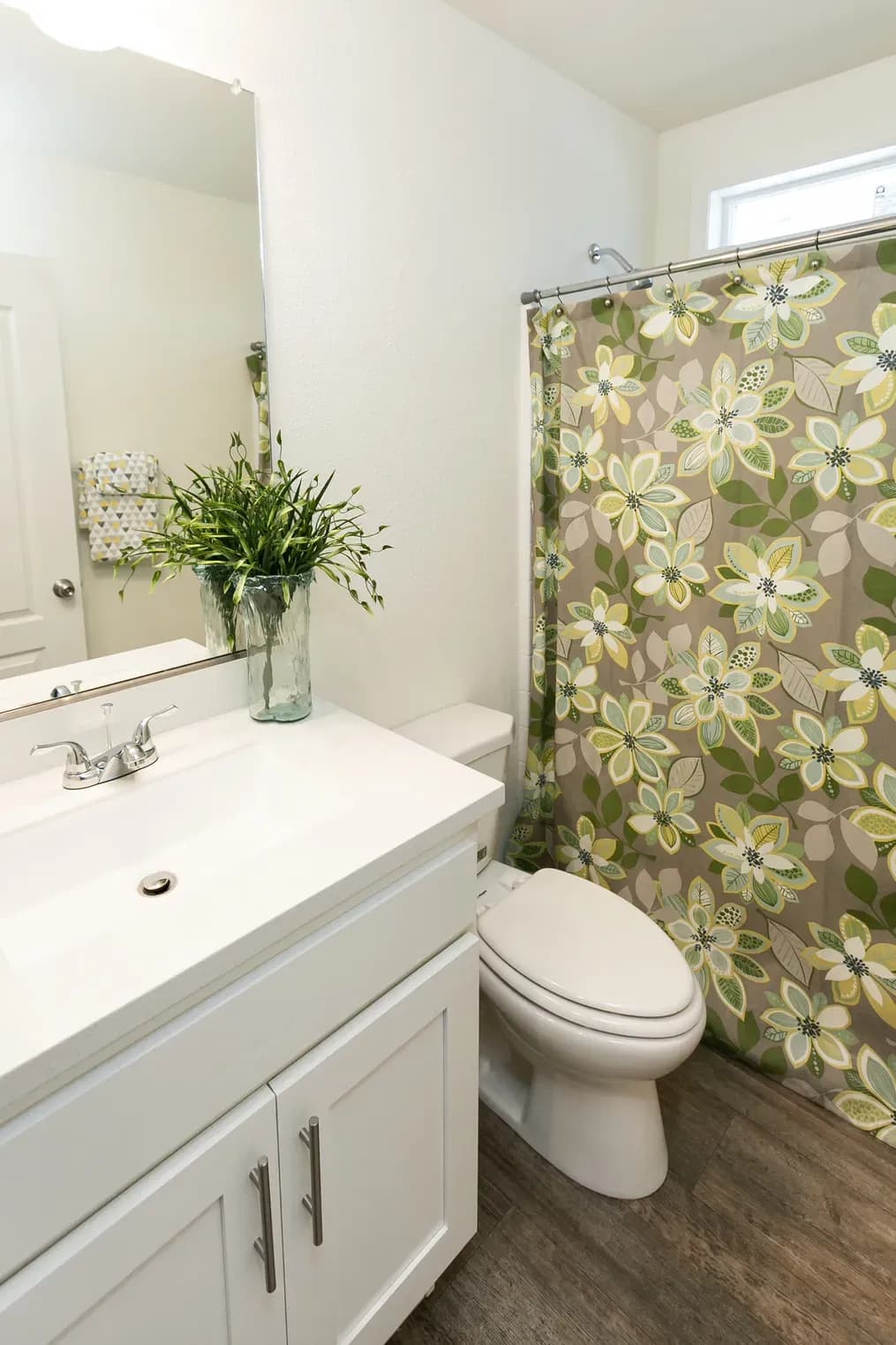 Fairpoint 24322b bathroom and interior home features