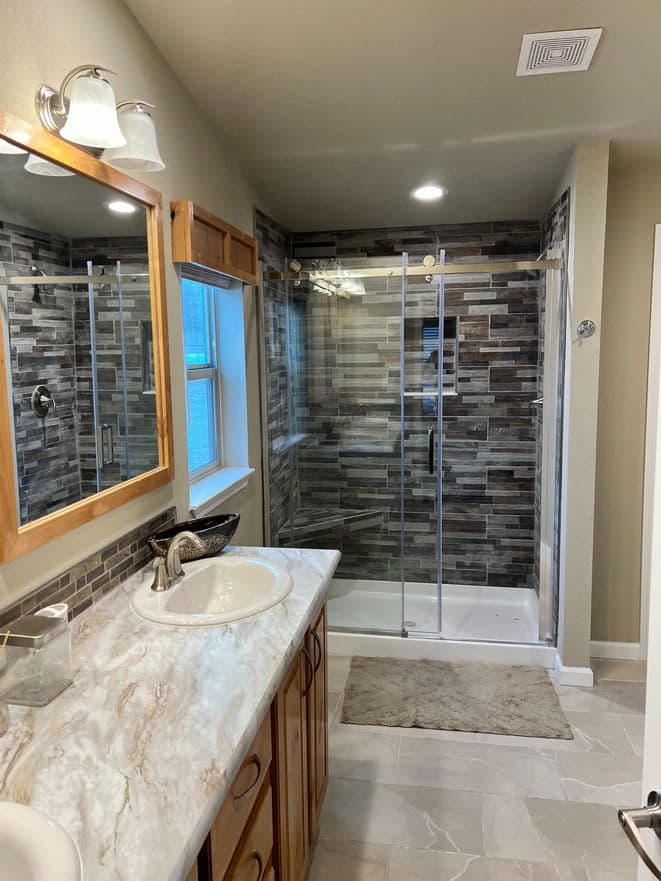 400 bathroom home features